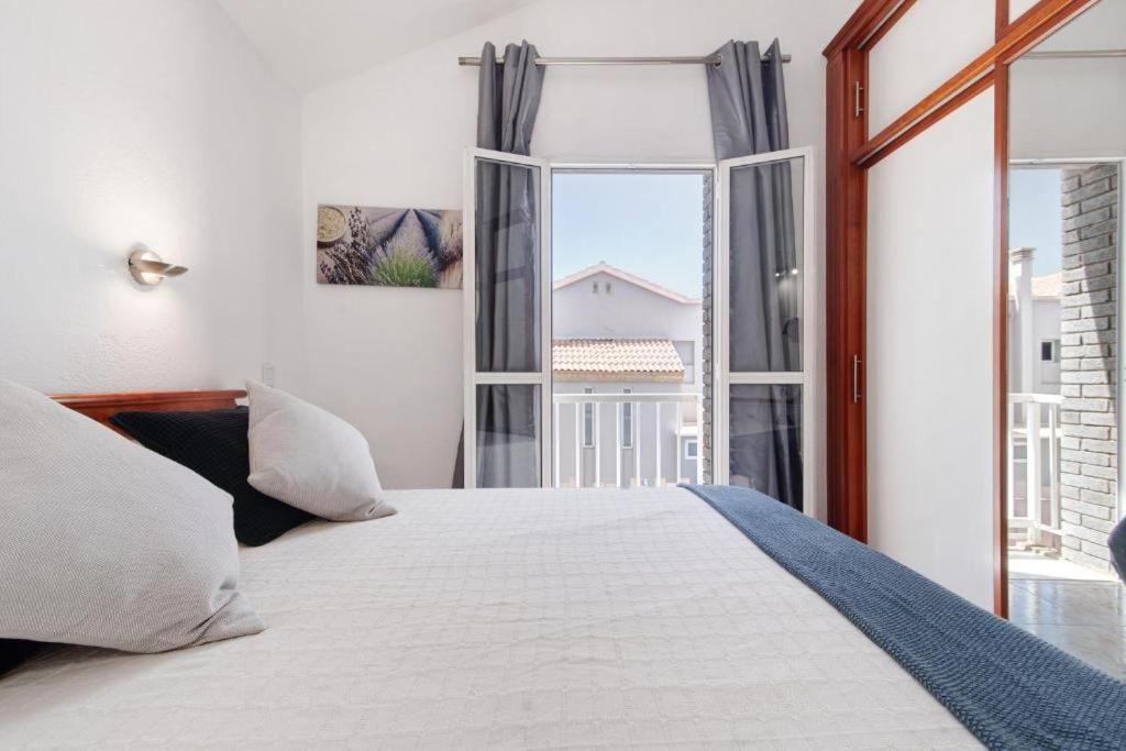 913 Oasis Club, Near Meloneras Maspalomas (Gran Canaria)